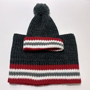 NWOT Steve Madden Gray Hat & Infinity Scarf Set